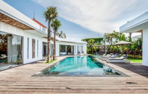 Luxurious 6 Br In Canggu 400m To Finns Beach